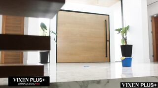 VIXENPLUS Voluptuous Mom Heidi Fucks Stud