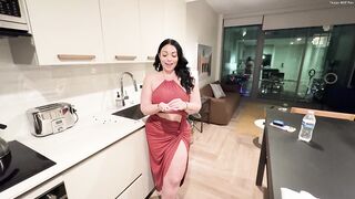 Mom's Crazy Friend Wanted My CUM!!! Mandi May fucks young guy