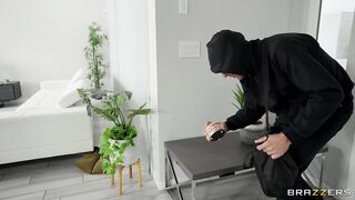 Rubbing The Robbers Dick - Lacey Bender | PornMedium.com