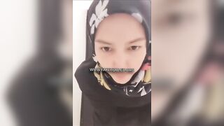 Hijaber Cantik VCS Colmek Di Toilet Umum