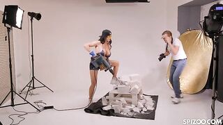 Busty Model Fucks Her Fit Photographer During A Photoshoot