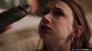 The guy turned the hottie on so he could ride her on his black cock ????