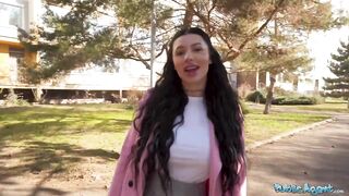 Public Agent I met an incredible PAWG with big tits