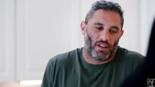 Violet Voss- Busty Housewife