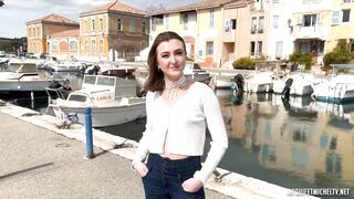 Tracy, 19 Ans, Vendeuse De Lingerie