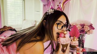 Creampies And Cupcakes - Kaia Martin