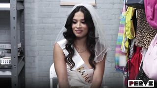 Luxe La Fox- Too Many Dildos For One Girl