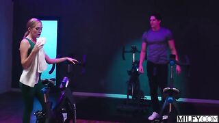 Married MILF Gets Her Pussy Worked Out