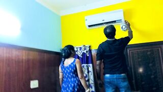 AC mechanic ne hot bhabhi ka chut chatke chut fuck kiya or bhabhi ka mal nikala(guder ros chata)