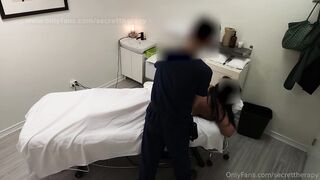 Horny Curvy Ebony Scares Masagist - Secret Therapy