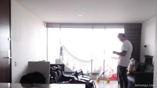 Puppy-has-big-paws-1