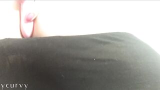 Carlycurvy uses vibrator on her asshole